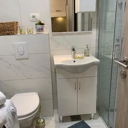 Onavi * מאקרסקה