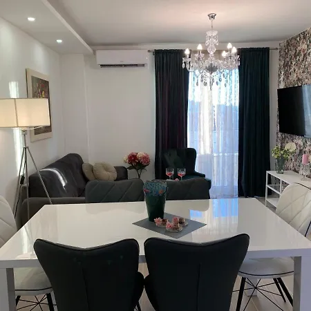 Onavi מאקרסקה