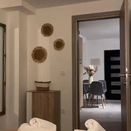 Onavi * מאקרסקה