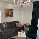 Onavi شقة ماكارسكا