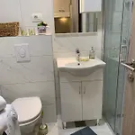 Onavi * ماكارسكا