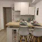 Onavi شقة ماكارسكا